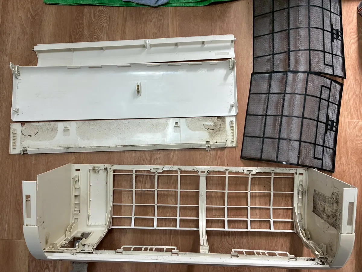 分解したパーツ一式